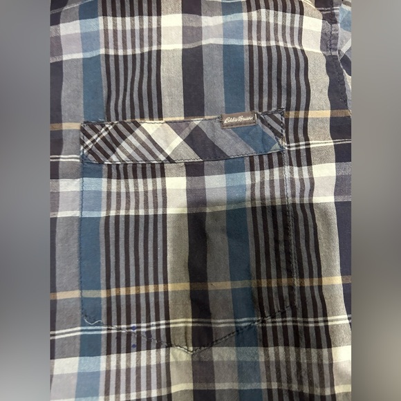 Men’s Eddie Bauer button up shirt - size: Medium - Picture 2 of 2